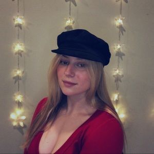 Meet your Posher, Sam